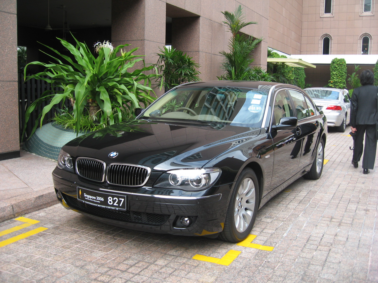 BMW 7: 7 фото