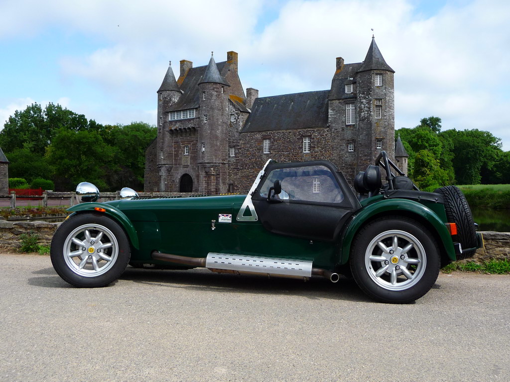 Caterham Super Seven: 11 фото