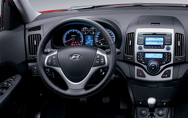 Hyundai Elantra: 1 фото