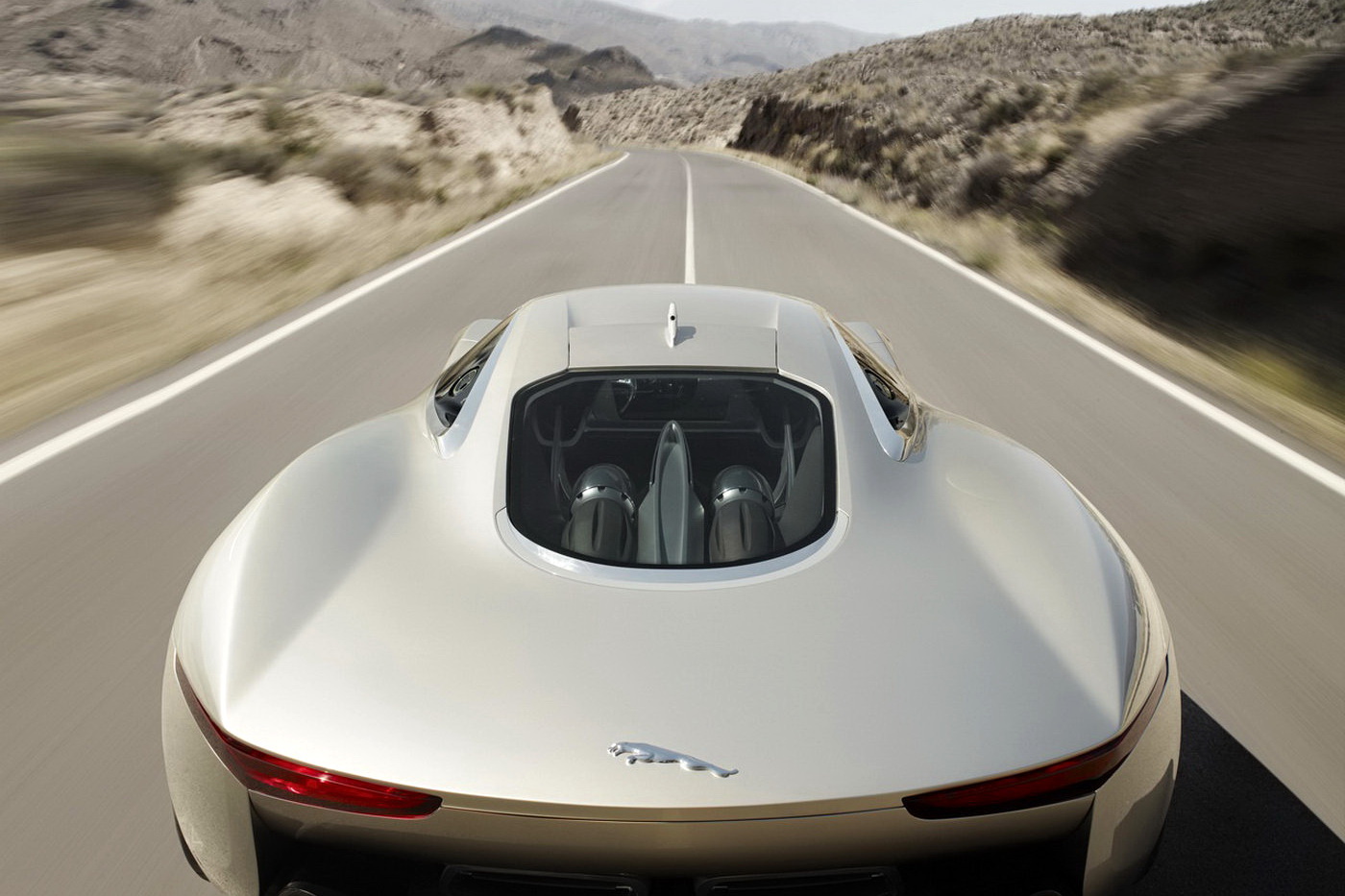 Jaguar C-X75: 7 фото