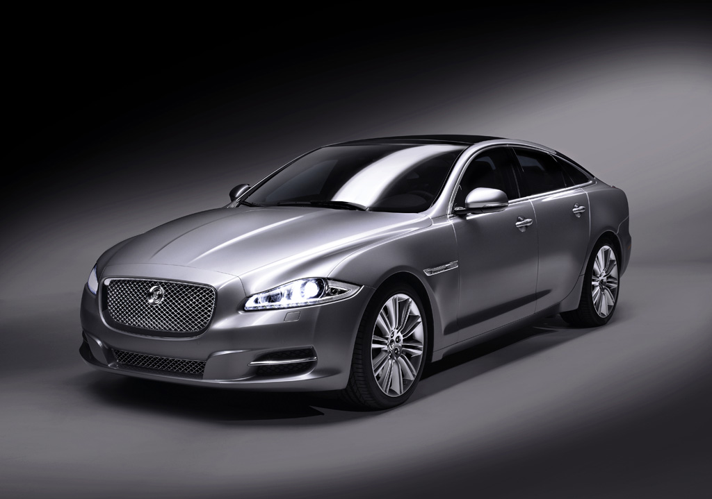 Jaguar XJ L: 2 фото