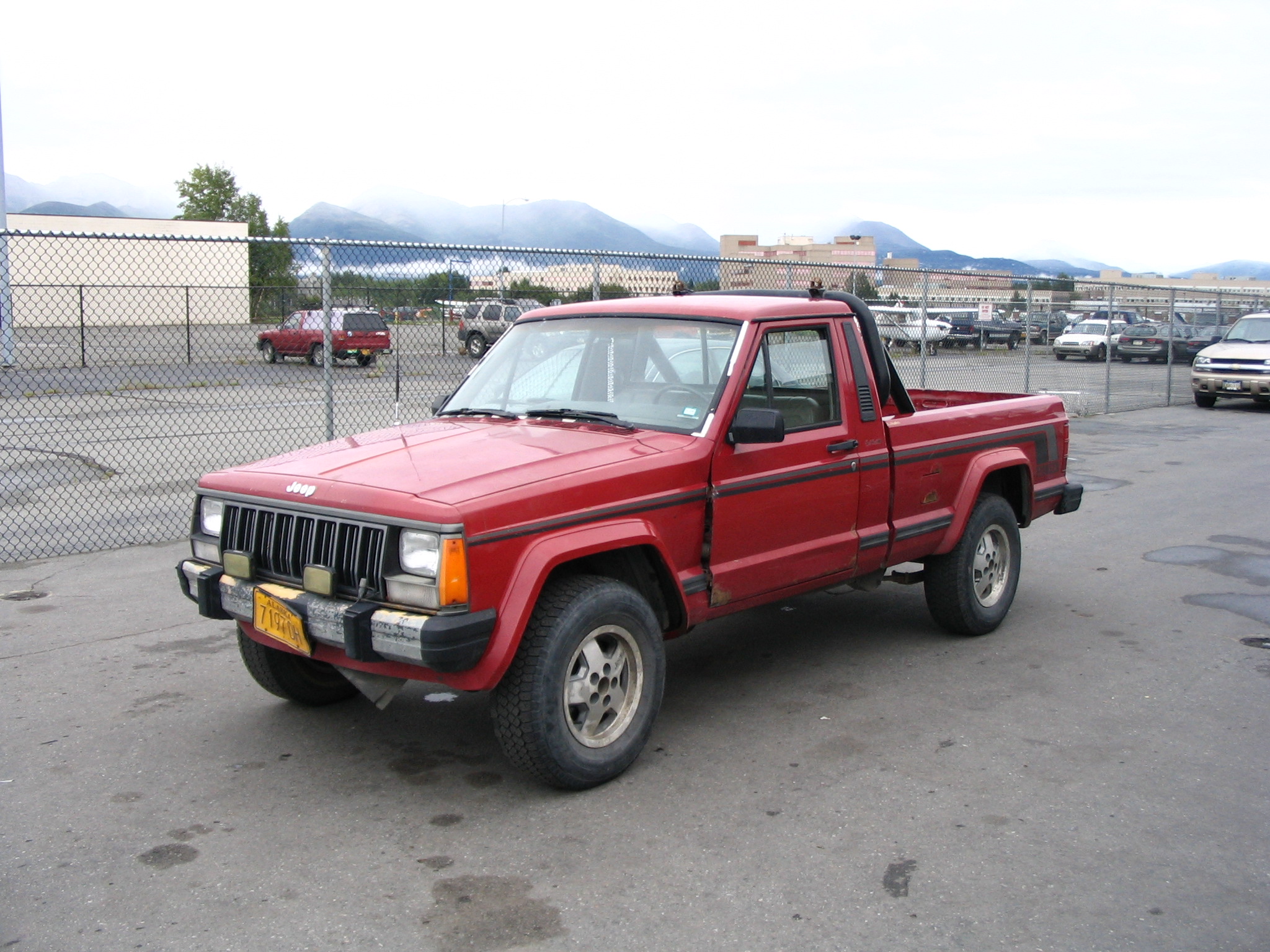 Jeep Comanche: 3 фото