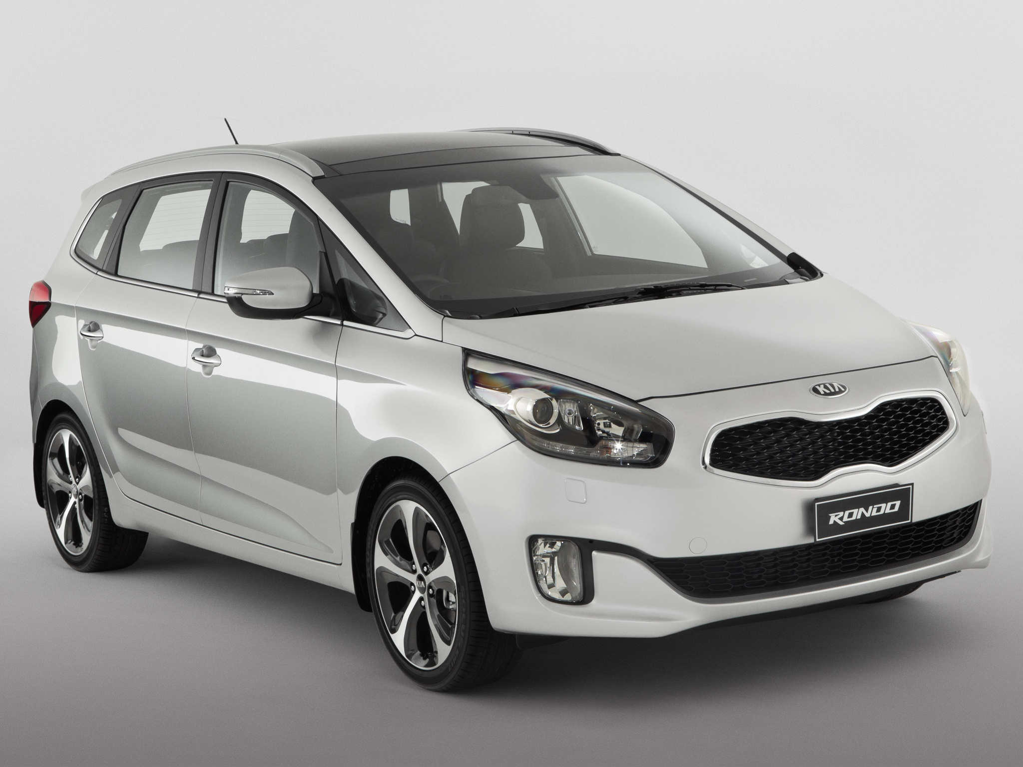 Kia Rondo: 9 фото