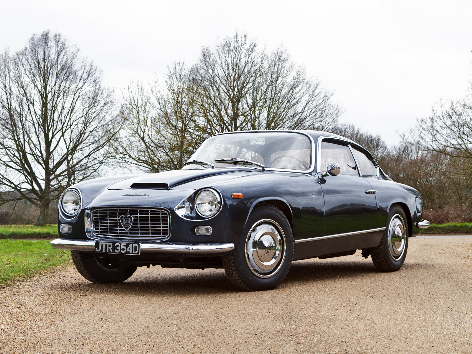 Lancia Flaminia: 10 фото