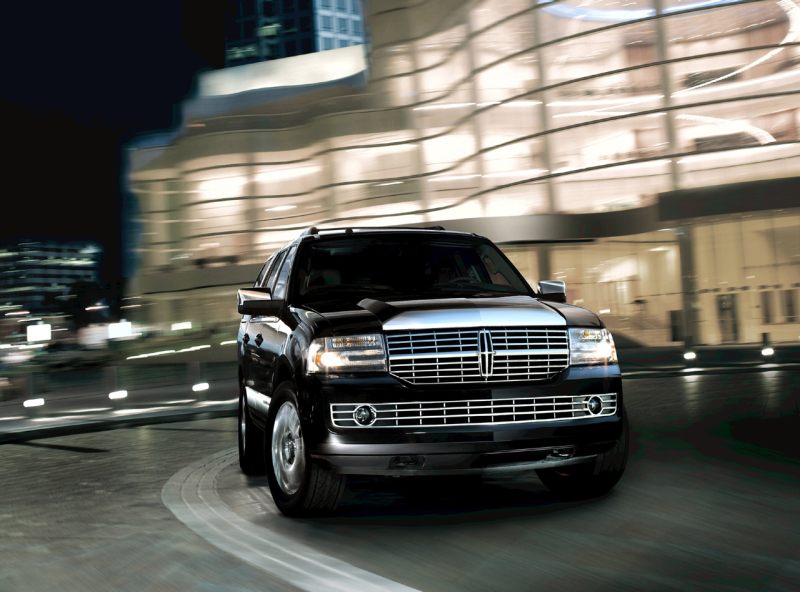 Lincoln Navigator: 4 фото