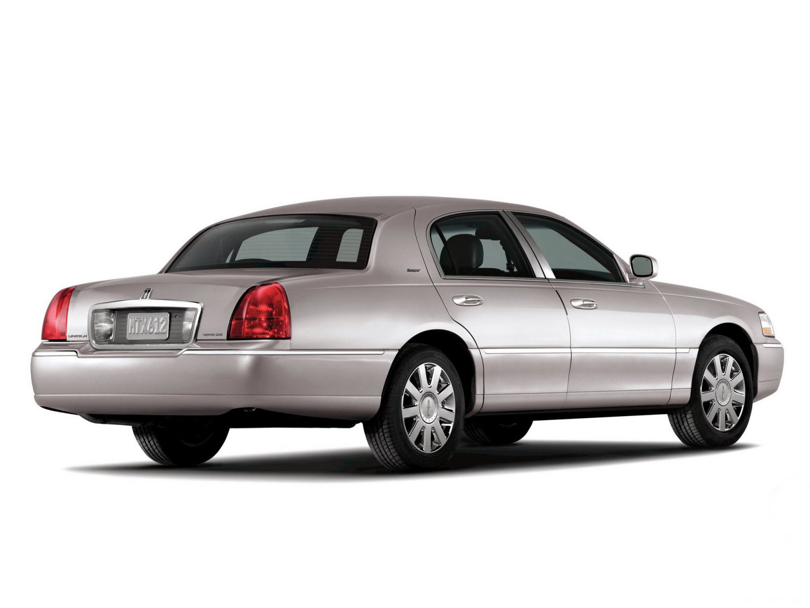 Lincoln Town Car: 3 фото