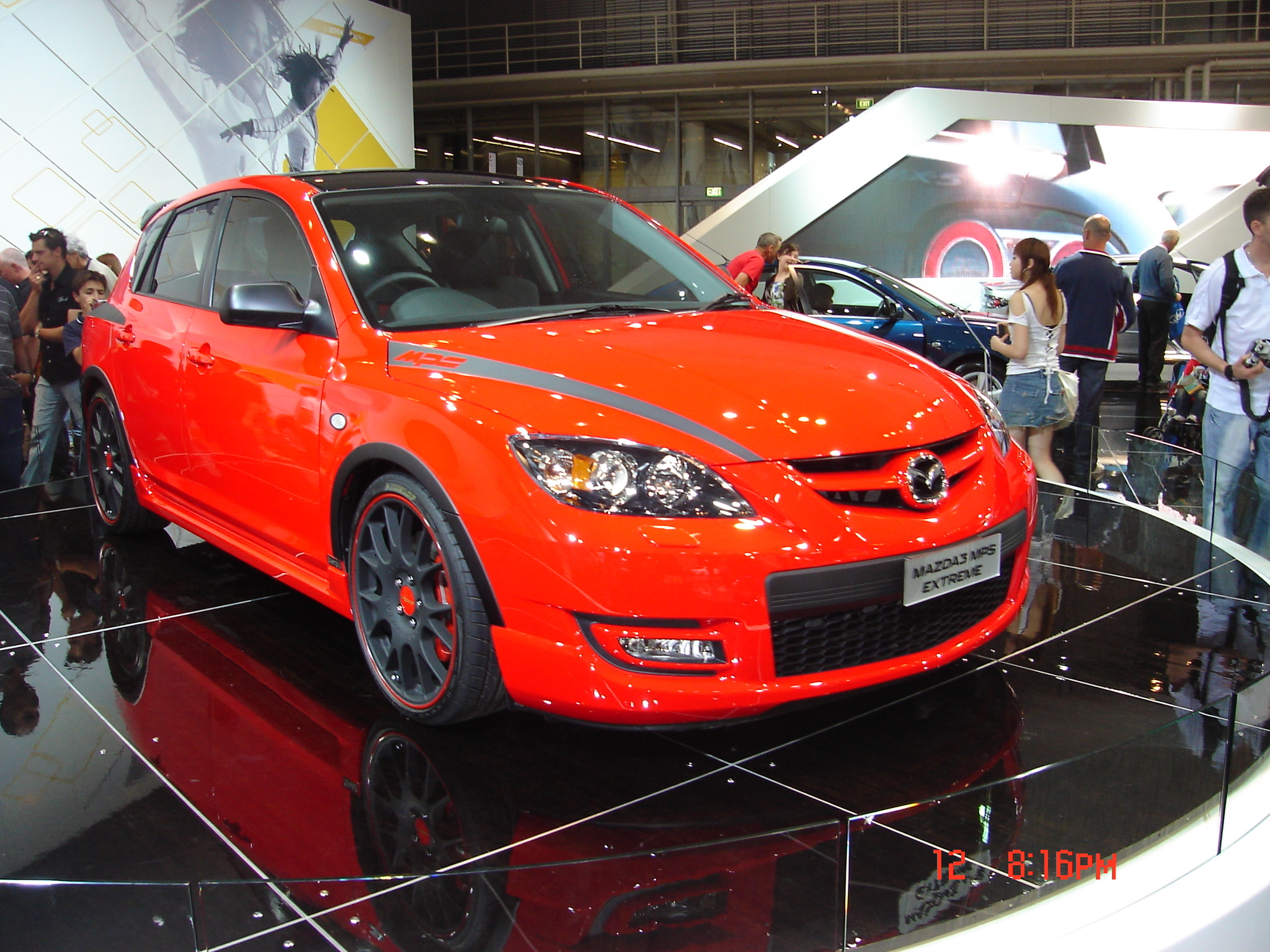 Mazda 3: 12 фото