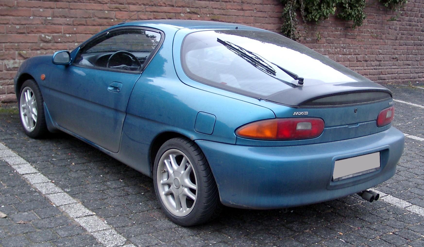 Mazda MX-3: 5 фото