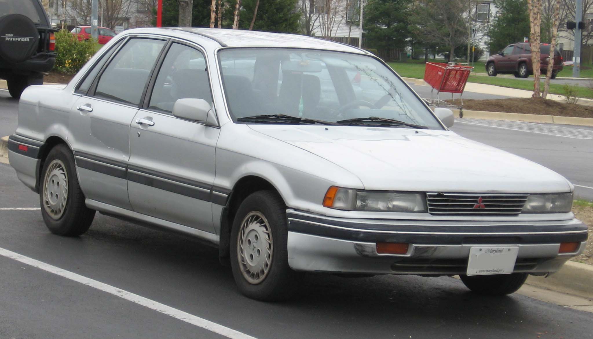 Mitsubishi Galant: 11 фото