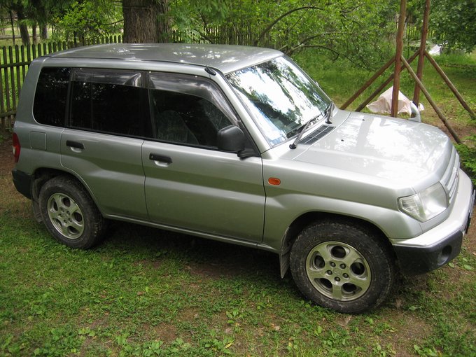 Mitsubishi Pajero Pinin: 10 фото