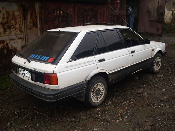 Nissan Sunny California: 4 фото