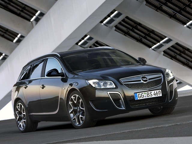 Opel Insignia Sports Tourer: 11 фото