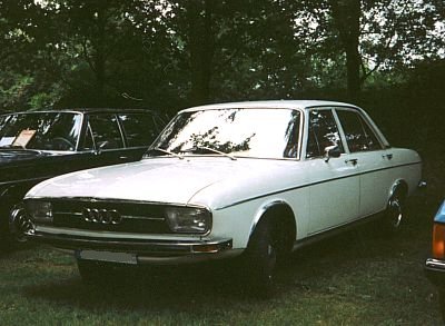 Audi 100 C1: 10 фото