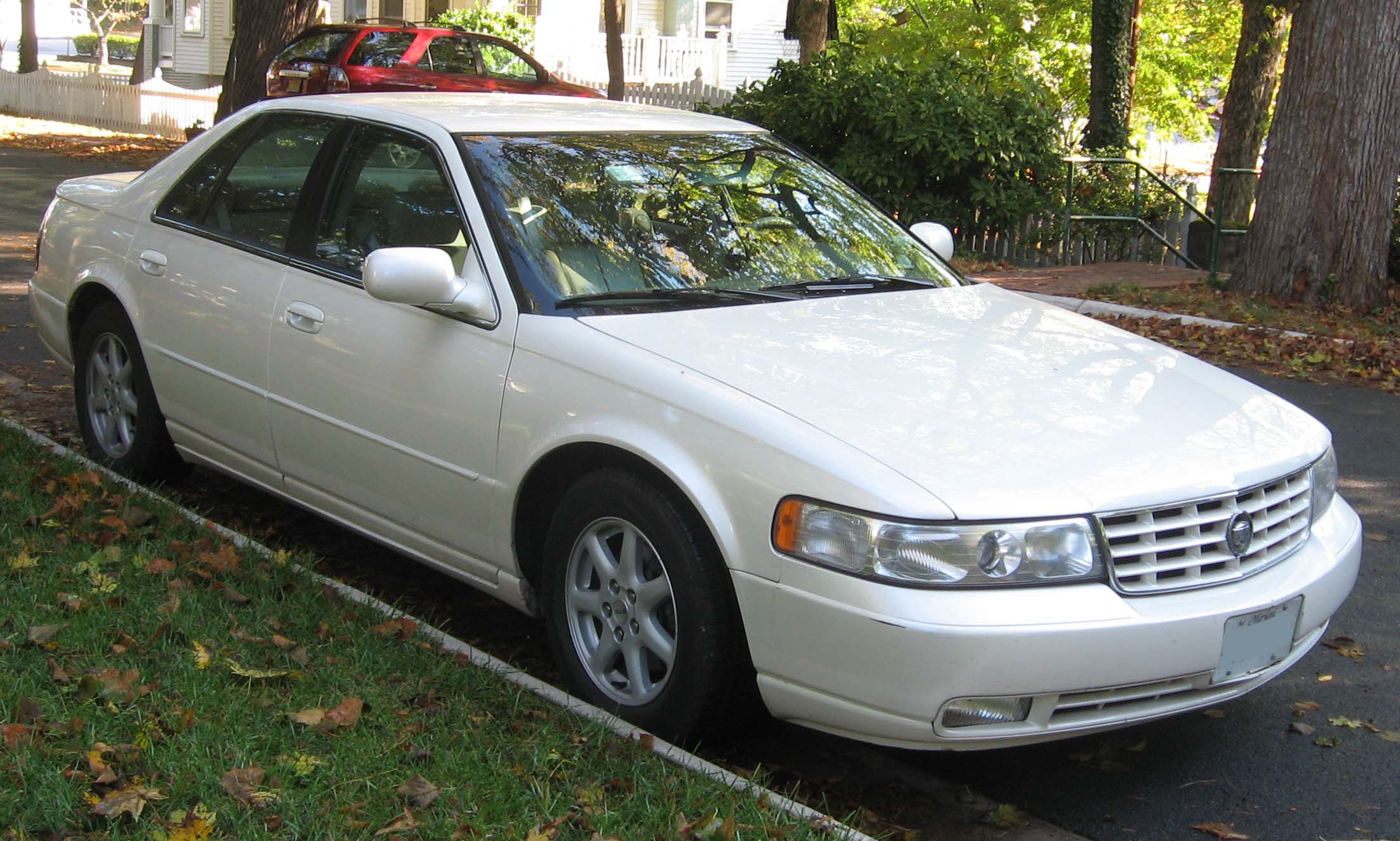 Cadillac Seville: 4 фото