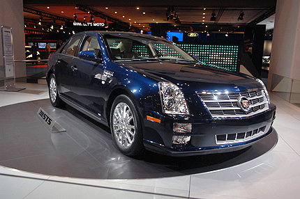 Cadillac STS: 11 фото