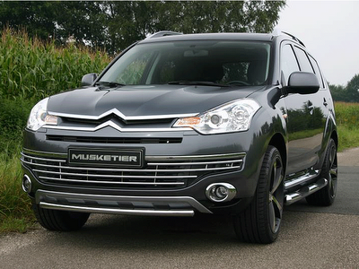 Citroen C-Crosser: 12 фото