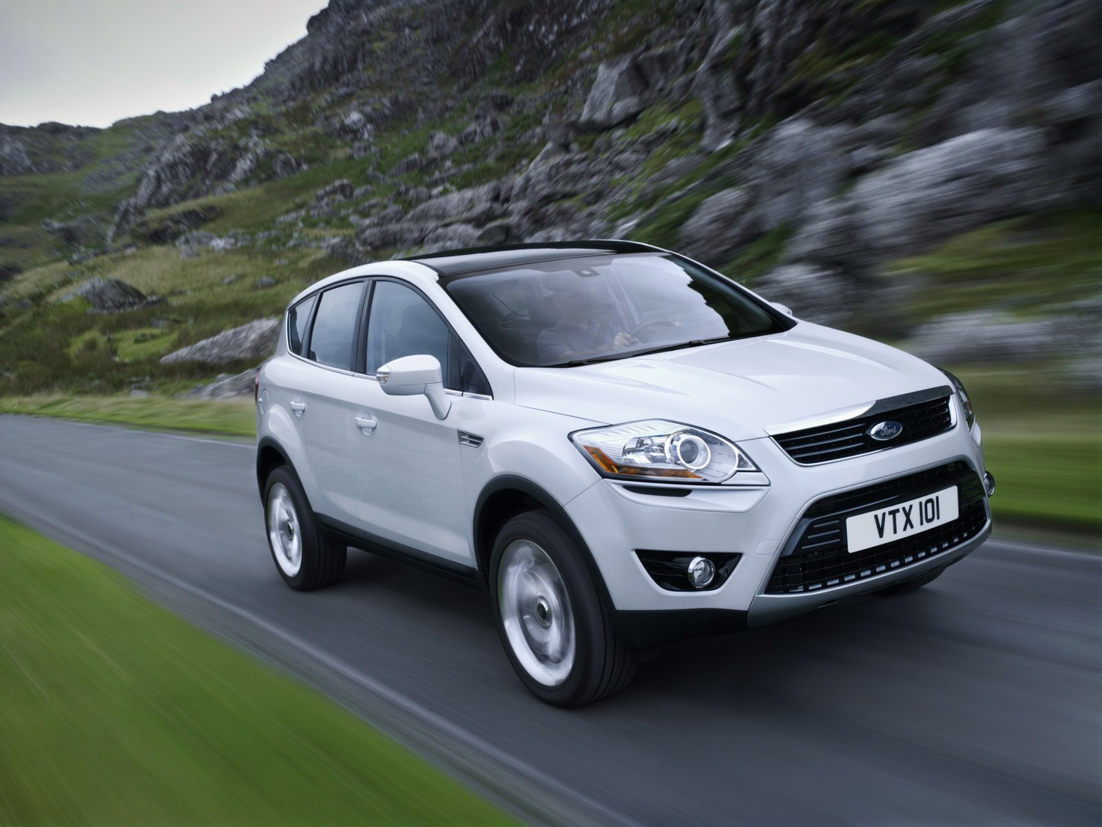 Ford Kuga: 8 фото