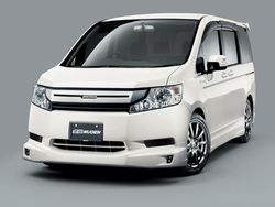 Honda Stepwgn: 3 фото