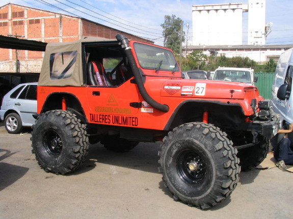 Jeep Wrangler YJ: 6 фото