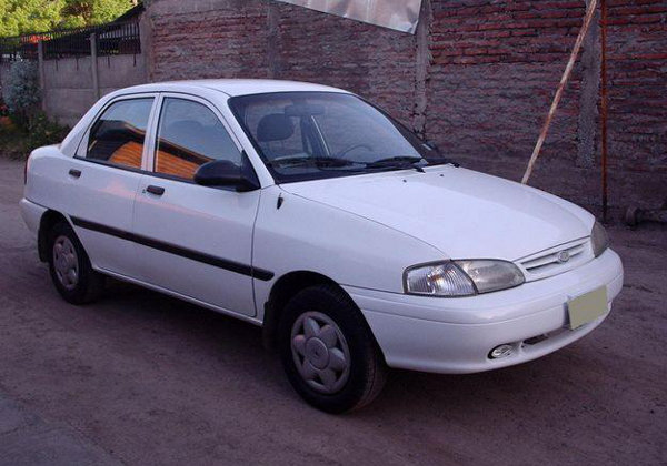 Kia Avella: 5 фото