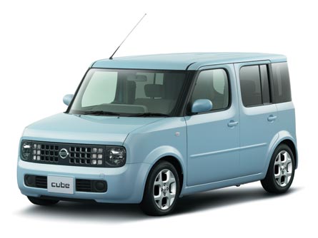 Nissan Cube: 2 фото