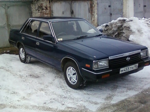 Nissan Laurel C32: 7 фото