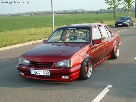 Opel Ascona C: 2 фото