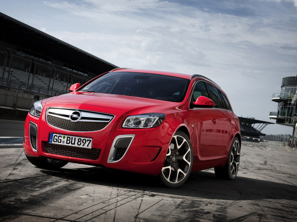 Opel Insignia OPC Sports Tourer: 11 фото