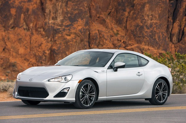 Scion FR-S: 3 фото