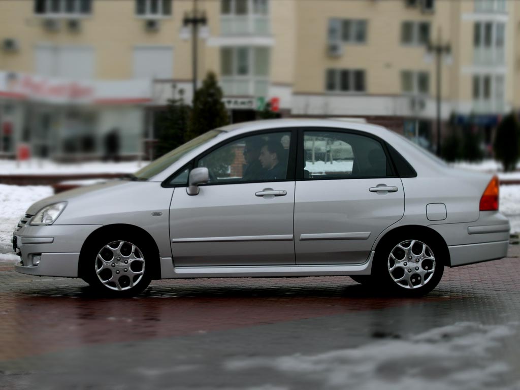 Suzuki Liana