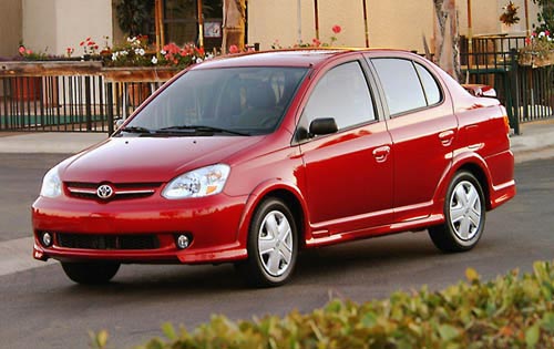 Toyota Echo: 2 фото