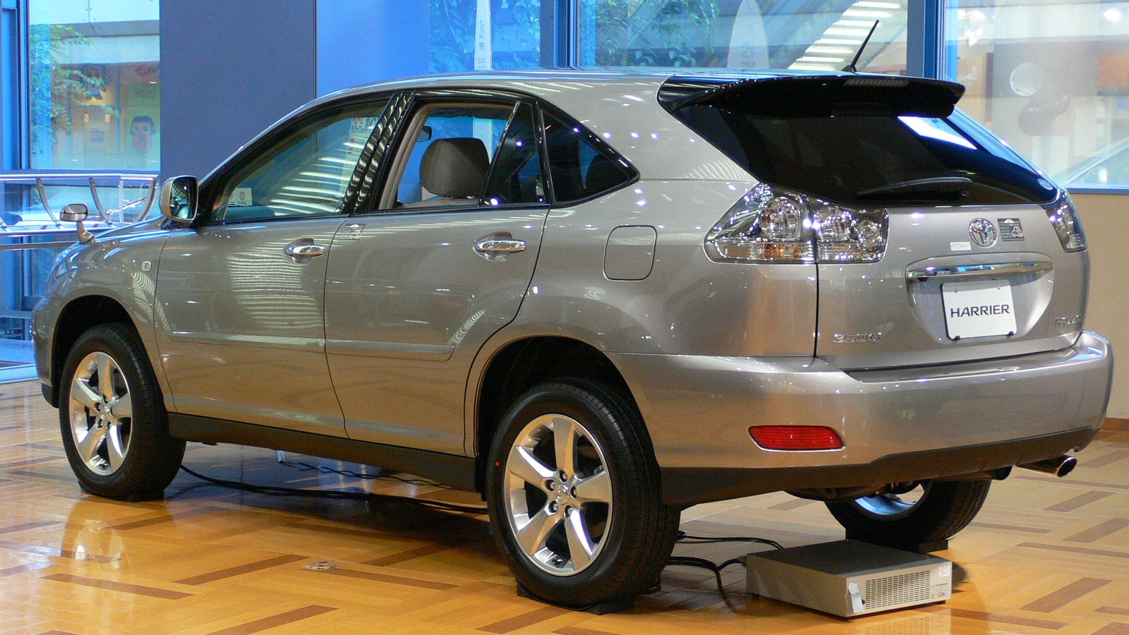 Toyota Harrier: 7 фото