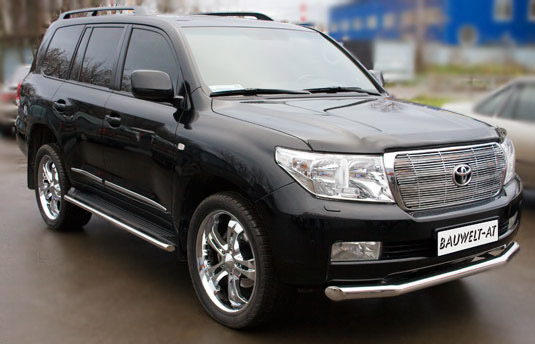 Toyota Land Cruiser 200: 9 фото